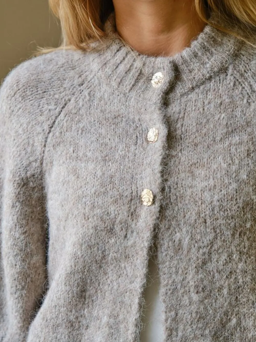 Dame Neo Noir Benuta Fluffy Knit Cardigan