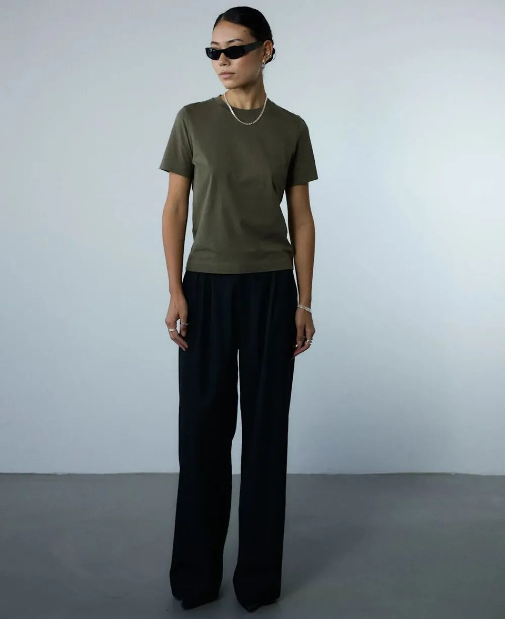 Bareen Classic Fit T-shirt Women Olive green Online