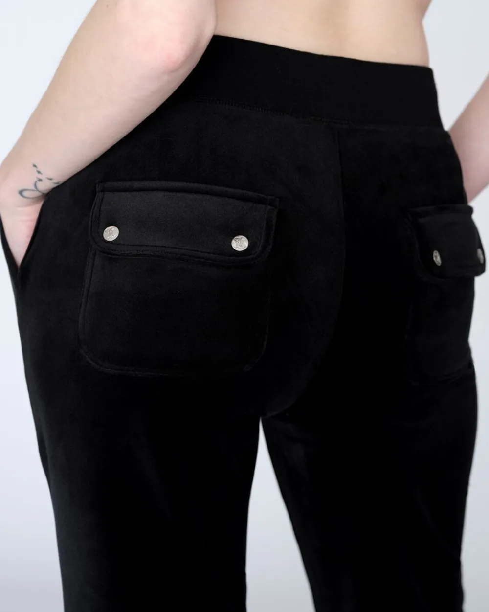 Juicy Couture Del Ray Classic Velour Pant Pocket Design Black New