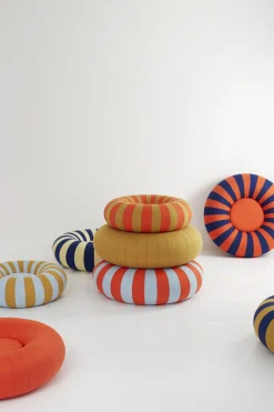 FLOAT, LARGE, DARK BLUE/RED><noscript><img width=