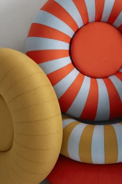 FLOAT, SMALL, OCHRE/RED><noscript><img width=