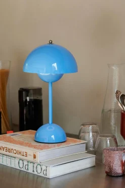 &Tradition Flowerpot Portable Lamp VP9, Magnetic Charger Swim blue Sale