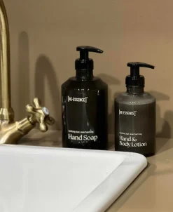 Re:Essence Gaveæske Hand & Body Duo Lavender / Pine needle.