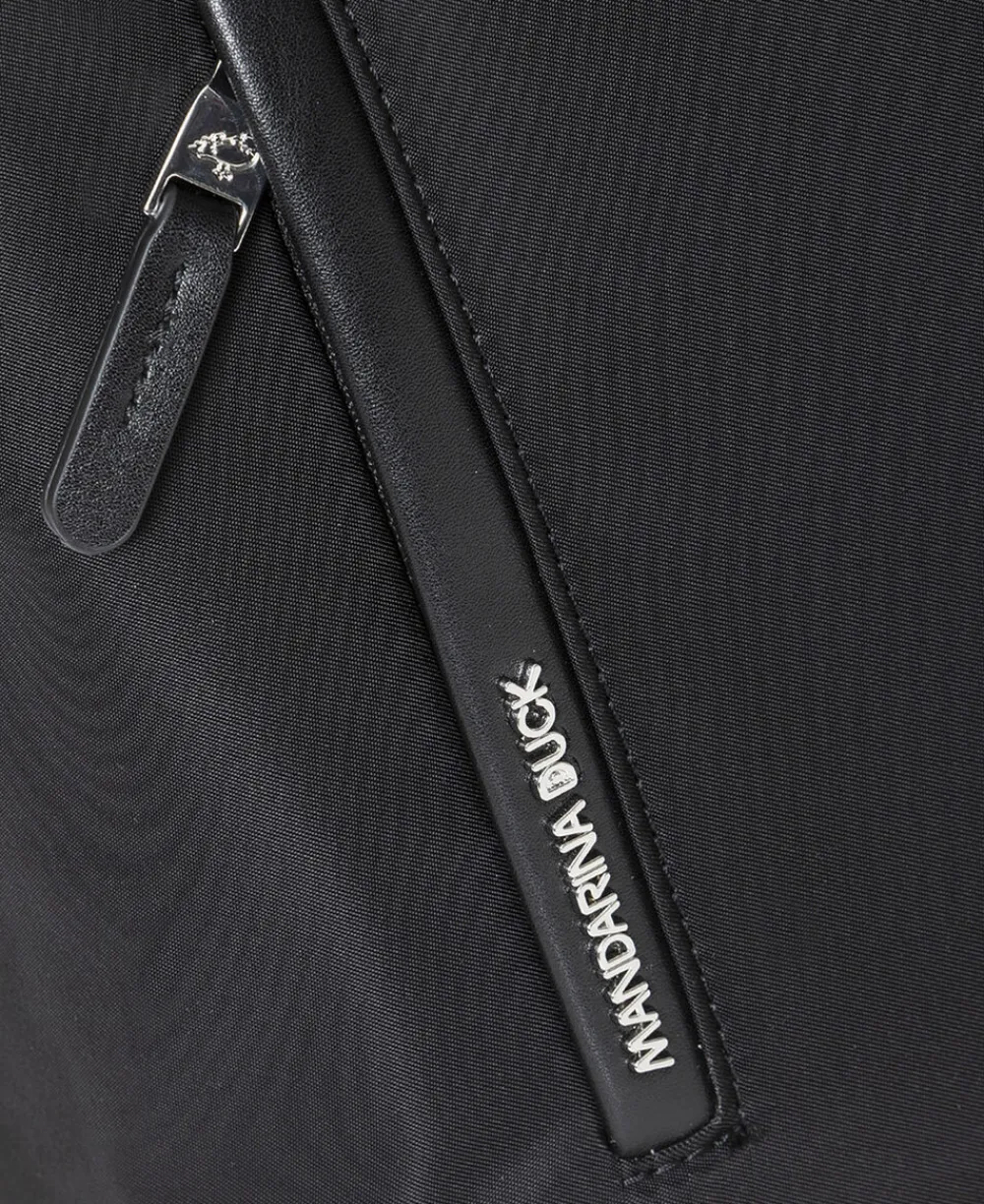 HUNTER SHOPPER />Mandarina Duck Outlet