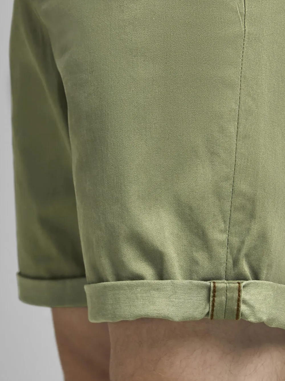 Jack & Jones JJIBOWIE JJSHORTS SOLID SA STS Deep lichen green Clearance