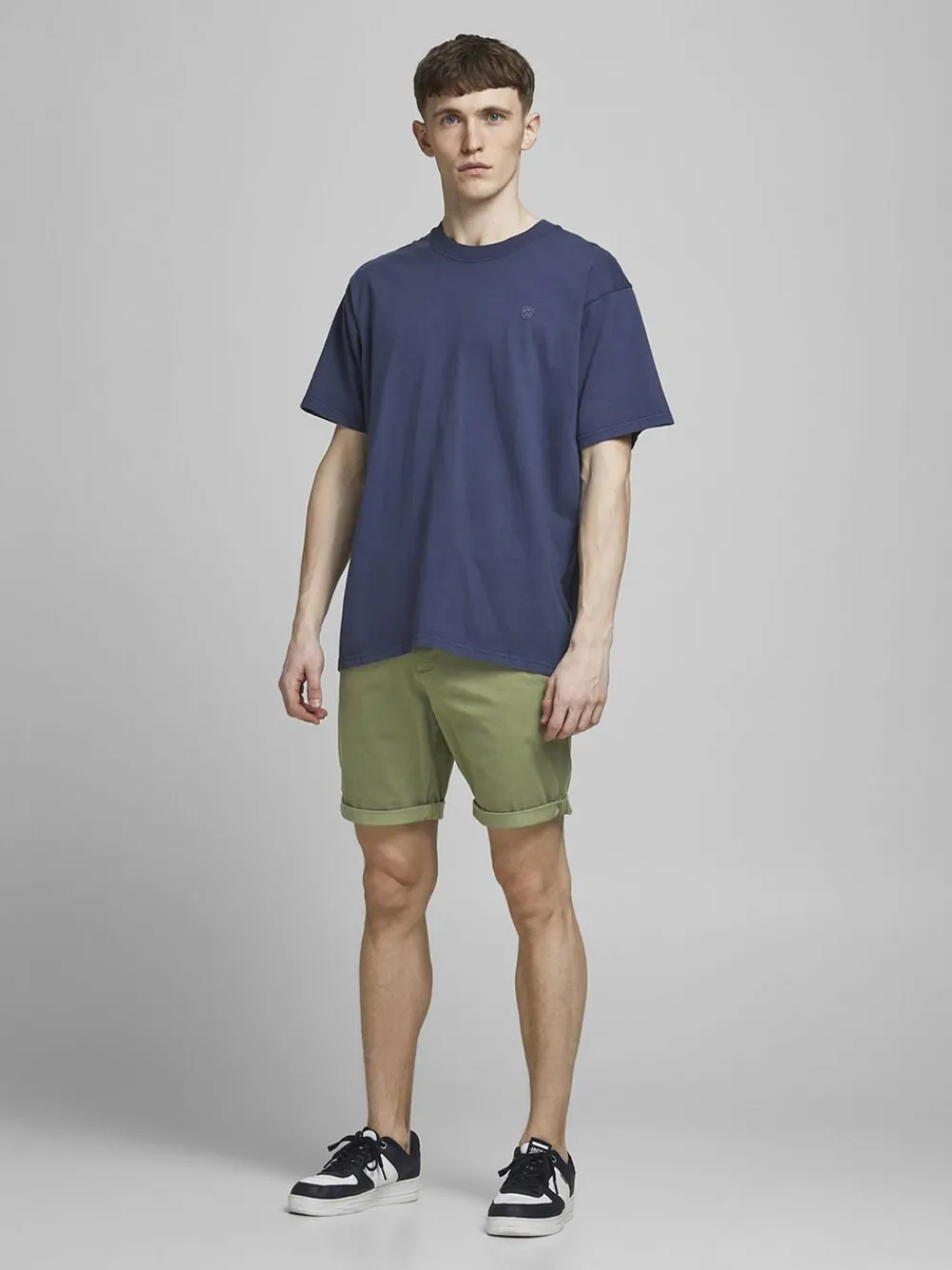 Jack & Jones JJIBOWIE JJSHORTS SOLID SA STS Deep lichen green Clearance