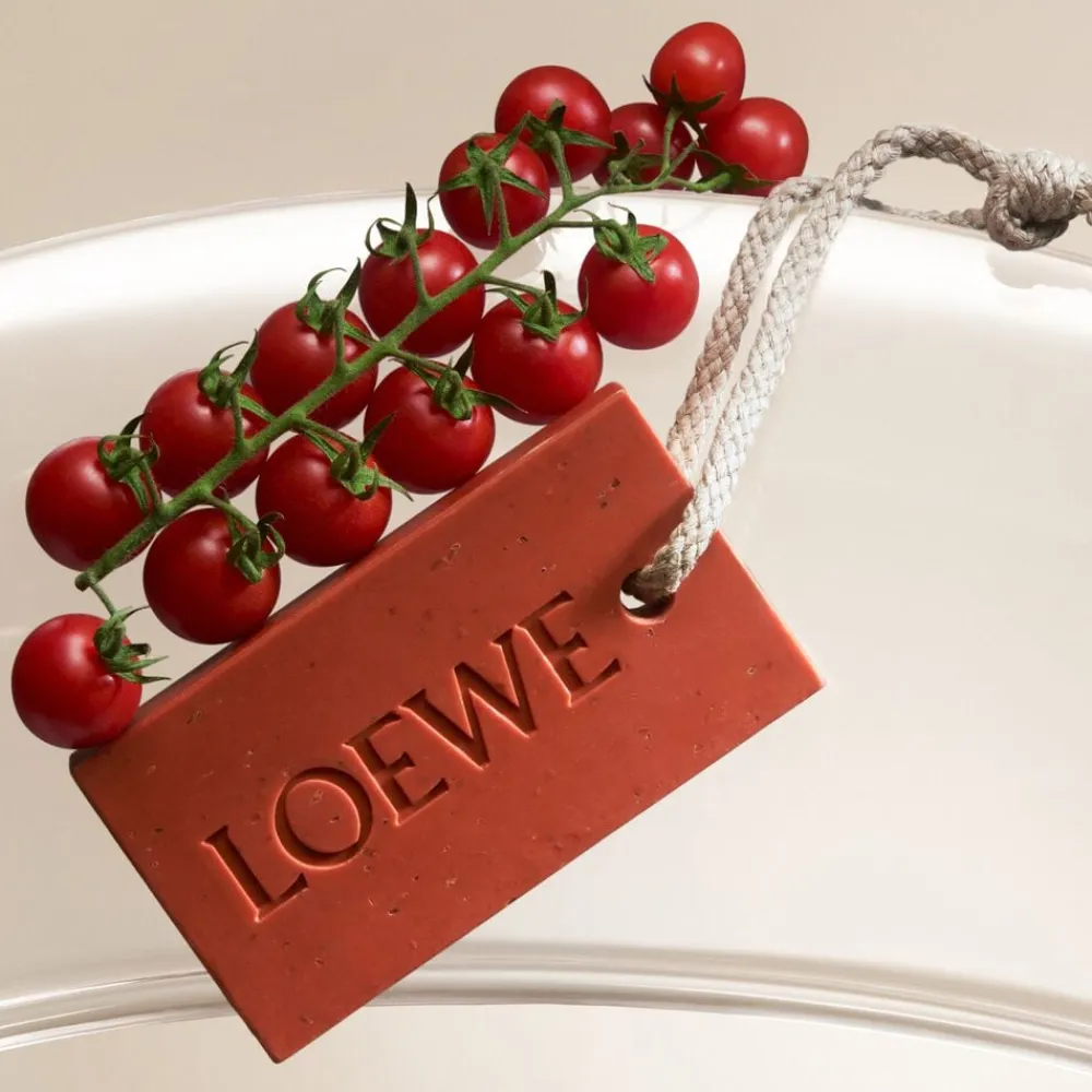 Loewe Perfumes LOEWE Tomato Leaves Large Soap Bar Hot