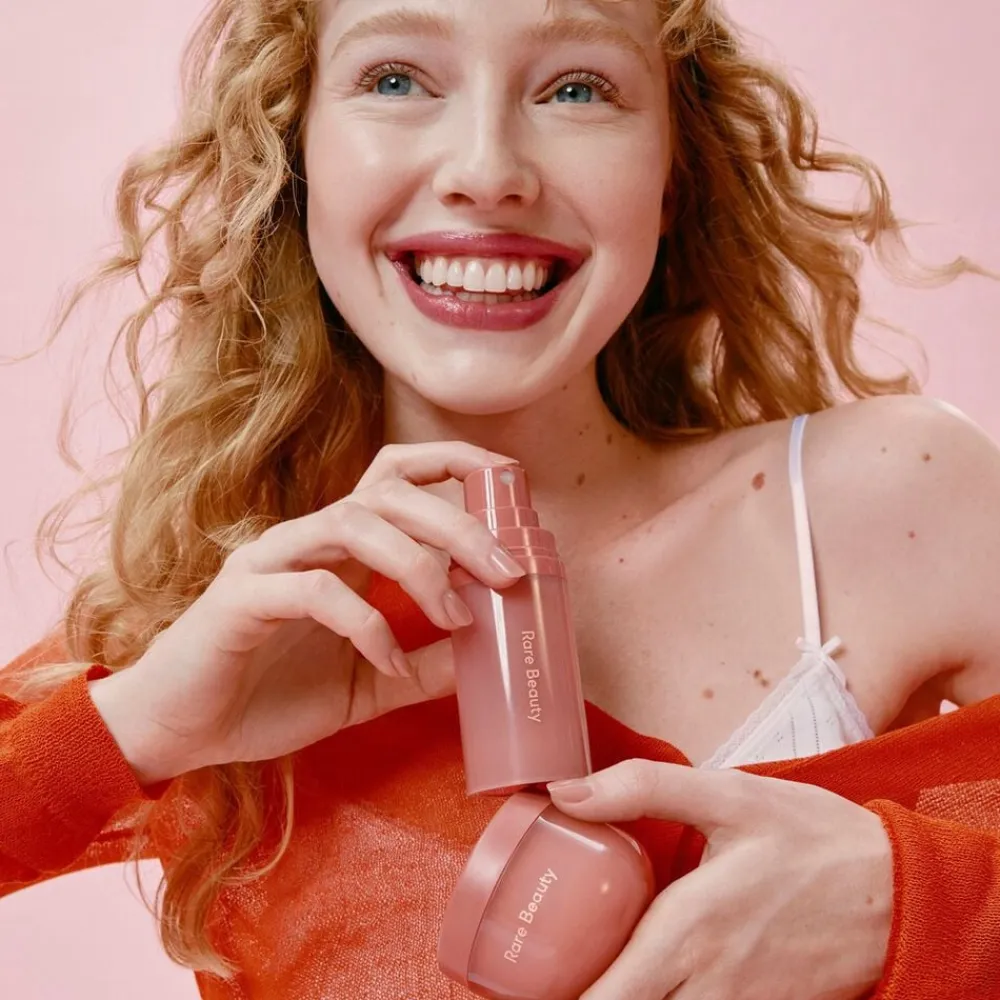 RARE BEAUTY Mini Find Comfort: Awaken Confidence - Essentielle fugtgivende kropspl