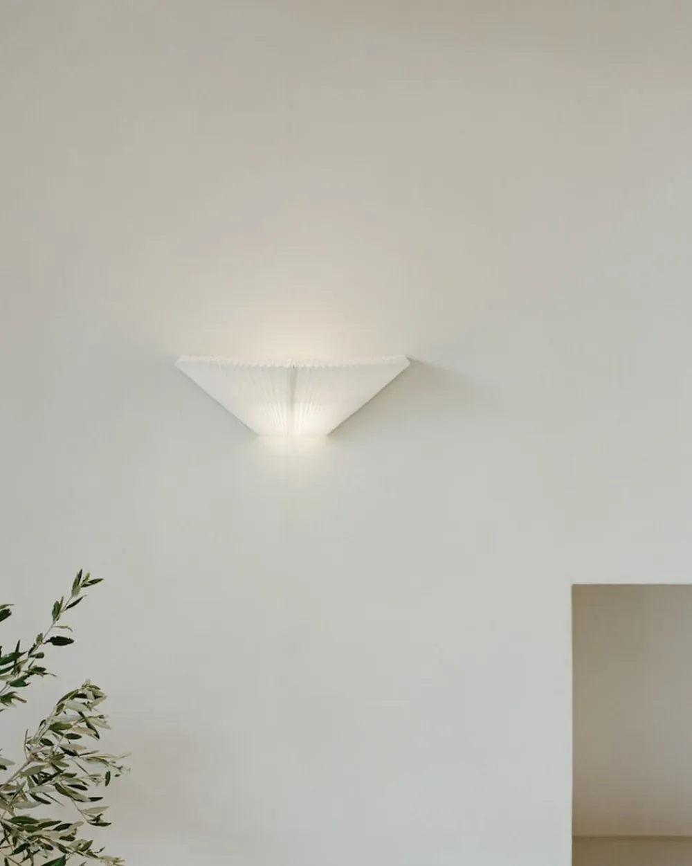 Nebra Wall Lamp, Ø270-400, White>New Works New