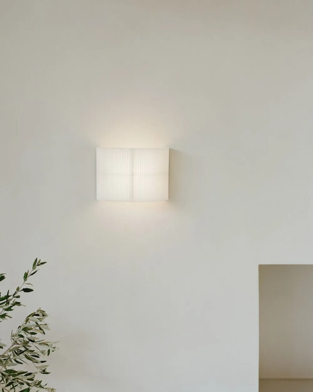 Nebra Wall Lamp, Ø270-400, White>New Works New