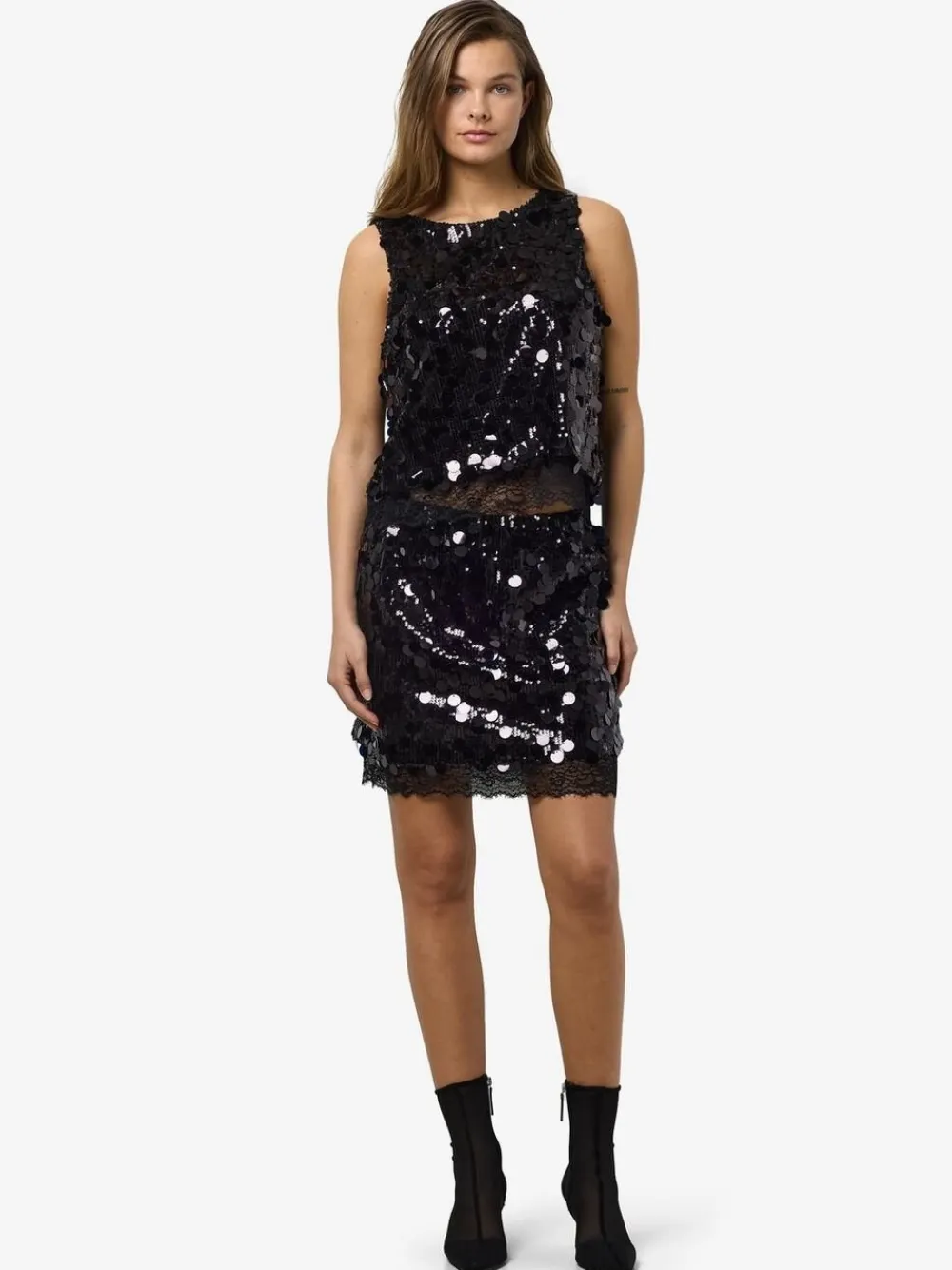 Noisy may NMELVA S/L DETAIL SEQUIN TOP WVN Black/black lace Clearance