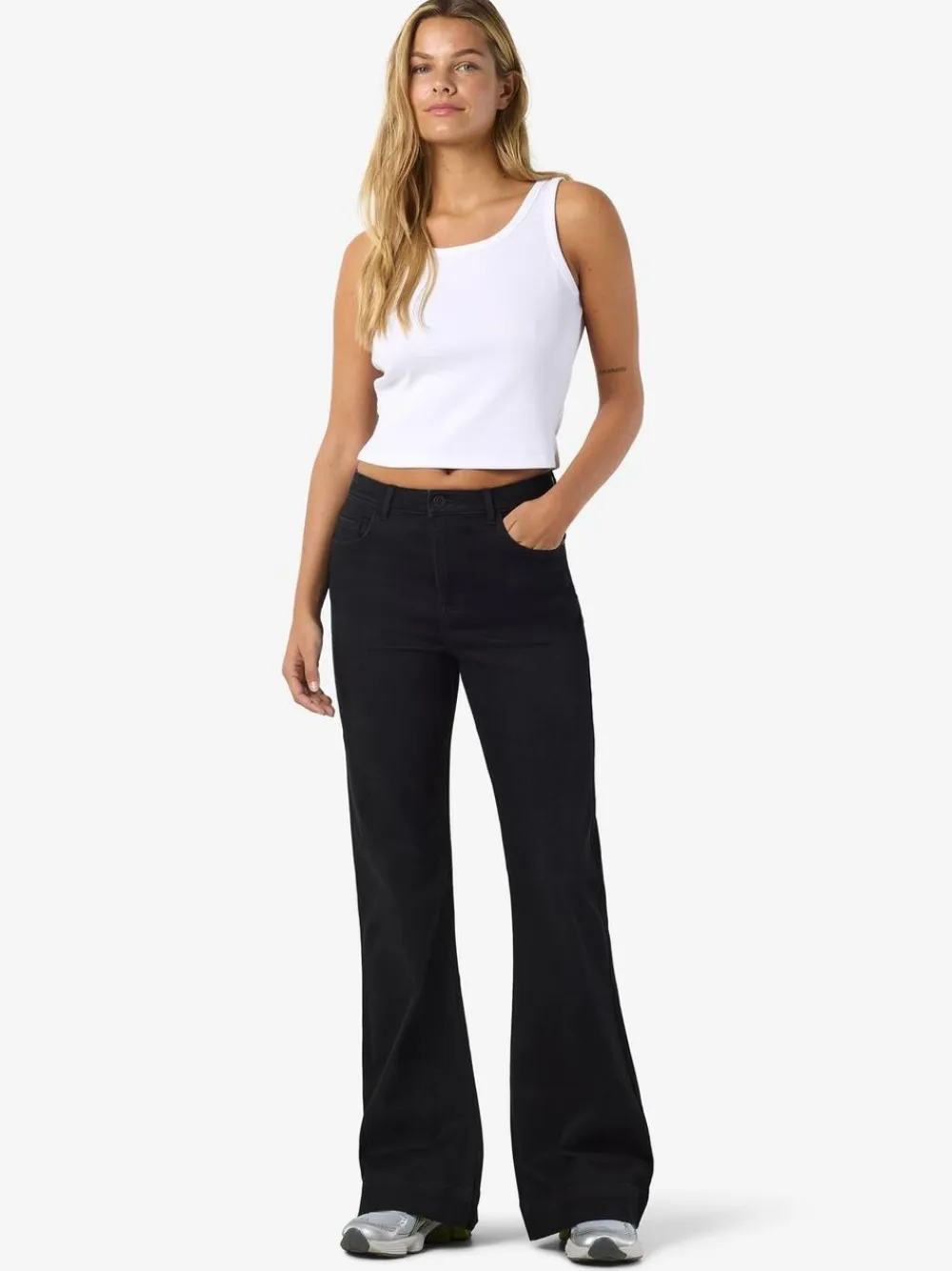 Dame Noisy may NMROOXY HW FLARE JEANS VI581BL NOOS