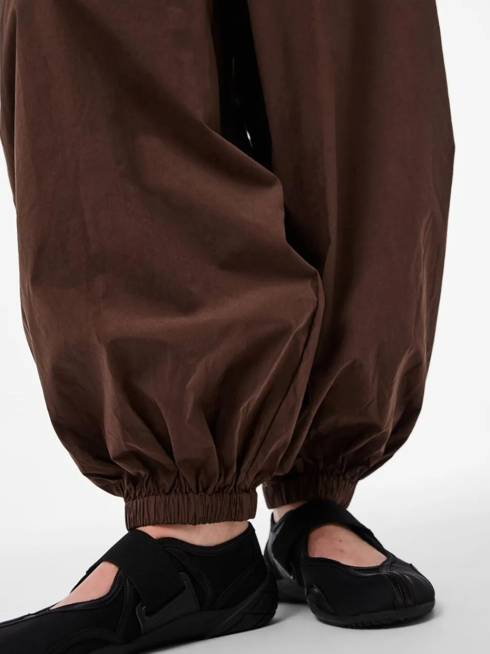 PCBELLA MW BALLOON WVN PANTS D2D>Pieces Online