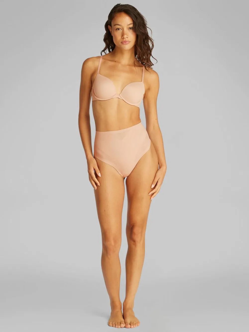 Dame Calvin Klein SCULPTED FIRM MESH THONG