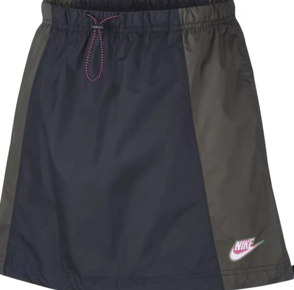 Nike Sportswear Woven nederdel Sort Clearance