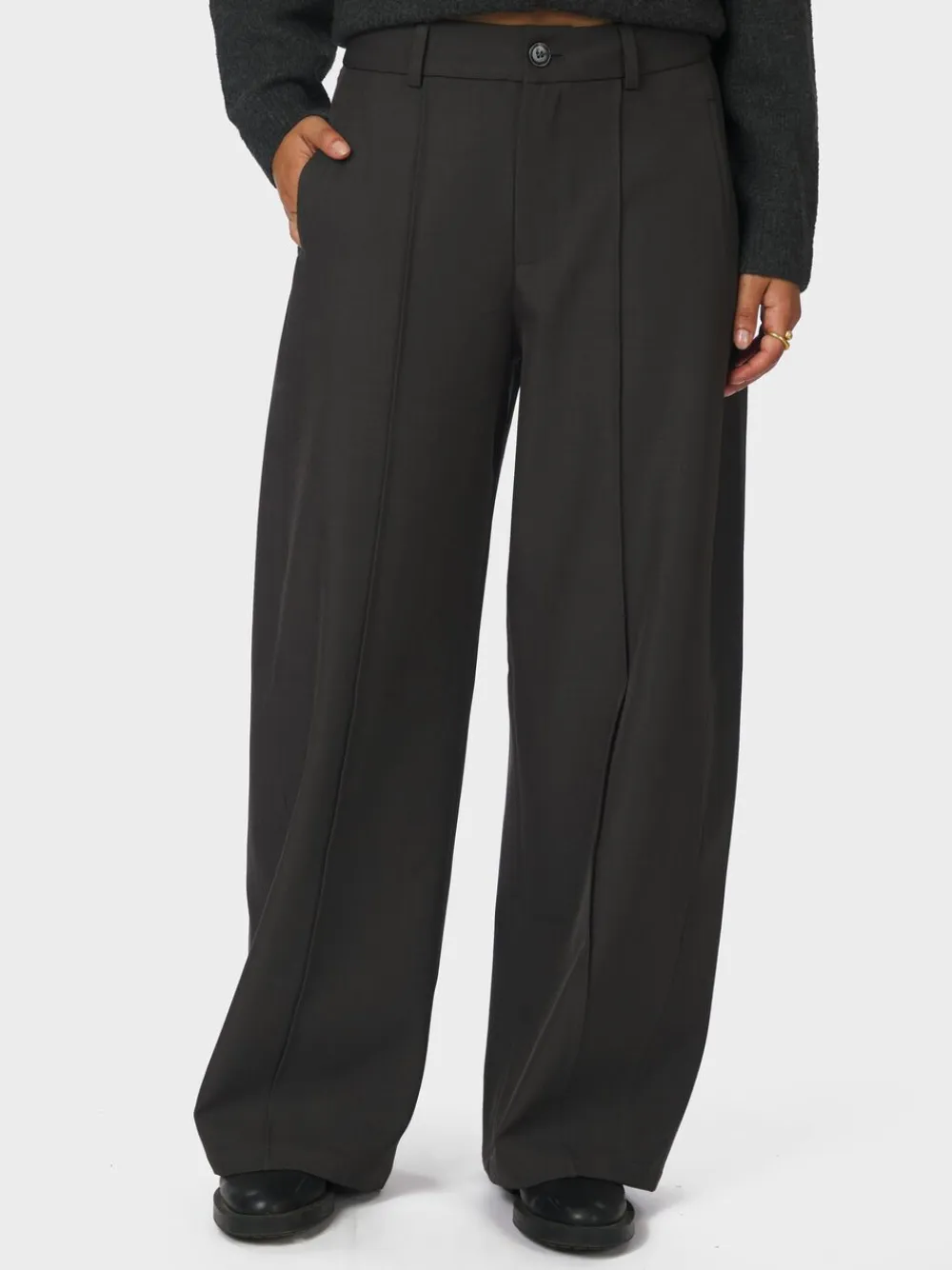 Neo Noir Tilian Structure Pants Dark grey