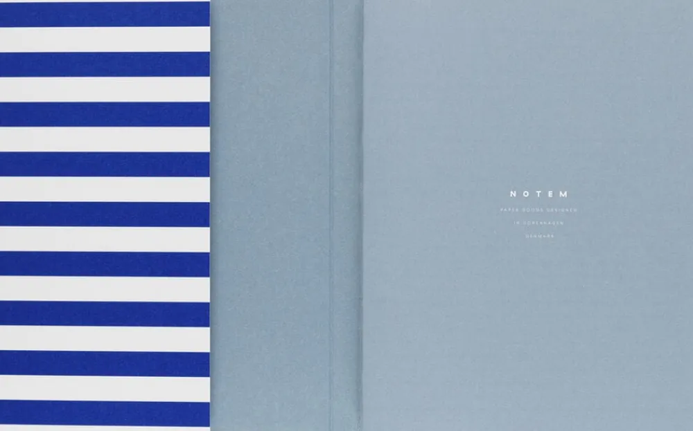 Notem Weekly Planner med syet ryg, Blå stribe